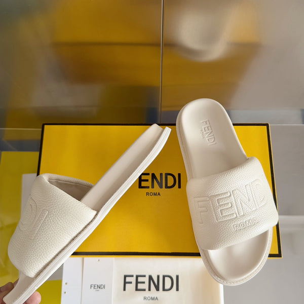 FENDI ROMA SLIDES IN WHITE FUSSBETT LAMBSKIN