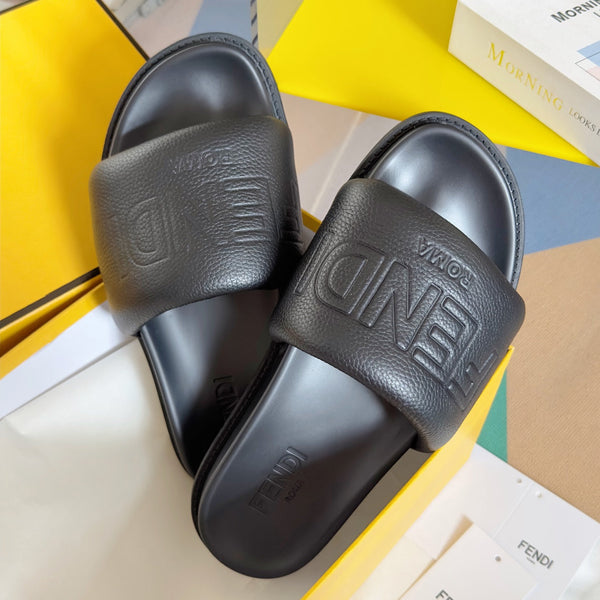 FENDI ROMA SLIDES IN BLACK FUSSBETT LAMBSKIN