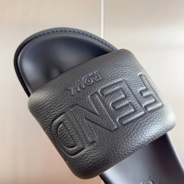FENDI ROMA SLIDES IN BLACK FUSSBETT LAMBSKIN