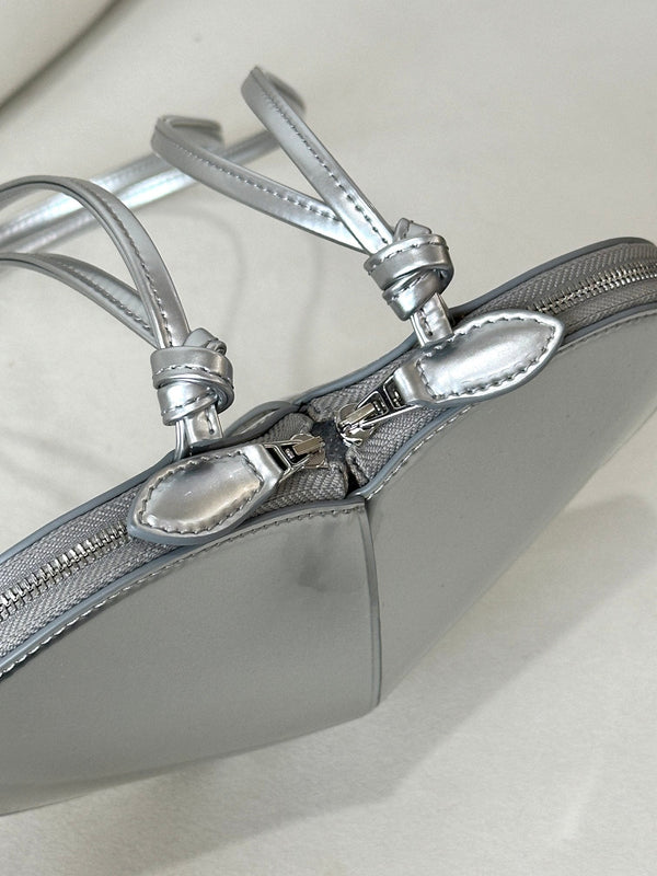 LE COEUR BAG 21 IN SILVER SHINY CALFSKIN