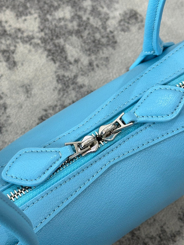 LE TECKEL SMALL BAG 27 IN SKY BLUE GOATSKIN