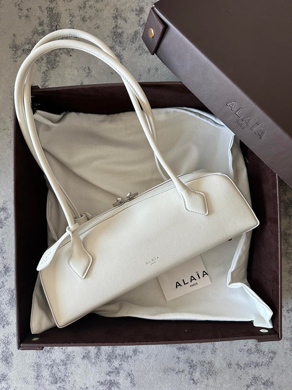 LE TECKEL MEDIUM BAG 32 IN WHITE GOATSKIN