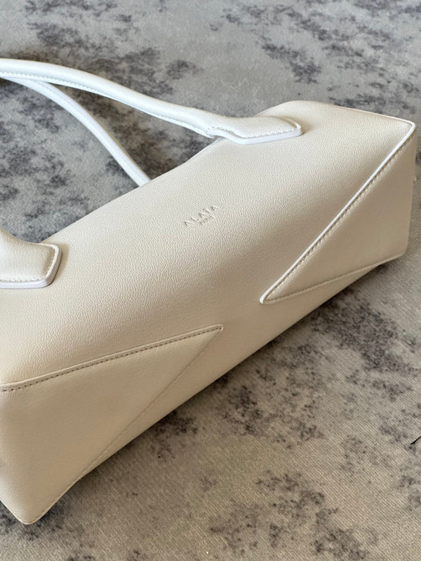 LE TECKEL SMALL BAG 27 IN WHITE GOATSKIN
