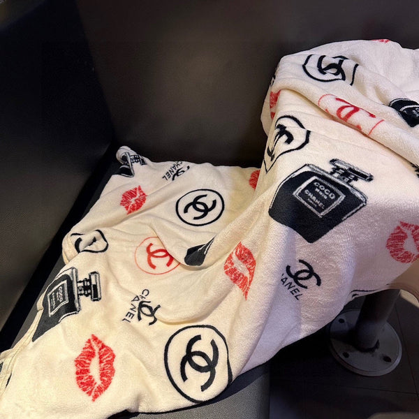 BLANKET IN WHITE MIX COLORFUL MILK VELVET 152041