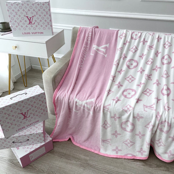 NEO MONOGRAM BLANKET IN WHITE MIX BABY PINK MILK VELVET 273949
