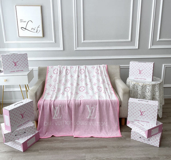 NEO MONOGRAM BLANKET IN WHITE MIX BABY PINK MILK VELVET 273949