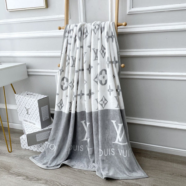 NEO MONOGRAM BLANKET IN WHITE MIX LIGHT GRAY MILK VELVET 273950