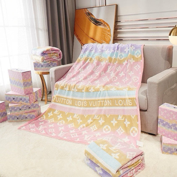 MONOGRAM BLANKET IN COLORFUL LAMB FUR 414049