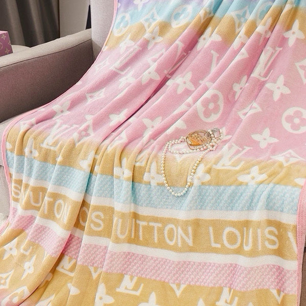 MONOGRAM BLANKET IN COLORFUL LAMB FUR 414049