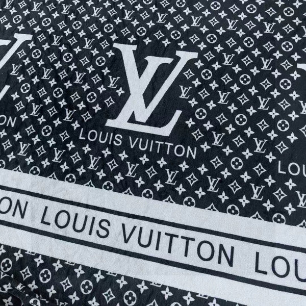 BLANKET IN BLACK MIX WHITE MONOGRAM LAMB FUR 423069