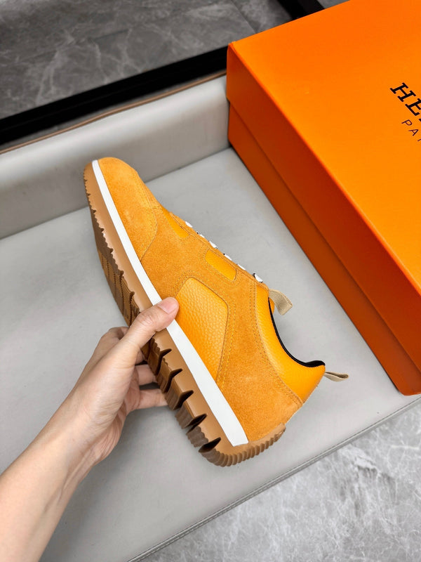 Sneaker da uomo HM in pelle di vitello scamosciata gialla 602052