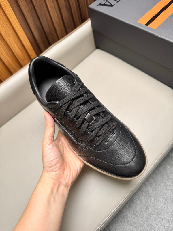 Zegna Men's 232 Low-Top Sneakers Black Grained Leather