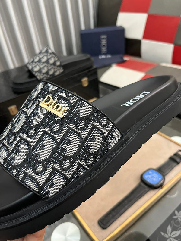 CD AQUA SLIDE SANDAL BLACK AND GRAY JACQUARD