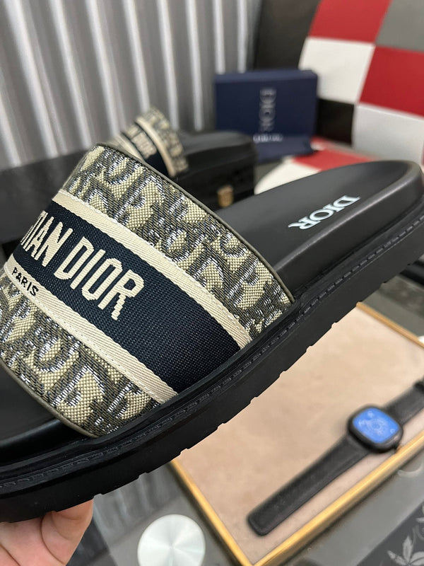 CD SLIDE LETTER SLIPPER BLACK AND SAGE CALFSKIN