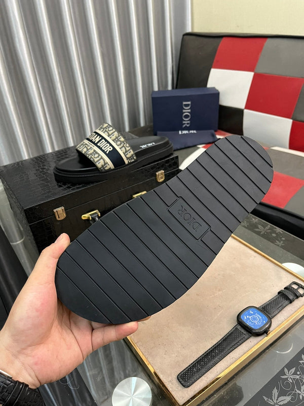 CD SLIDE LETTER SLIPPER BLACK AND SAGE CALFSKIN