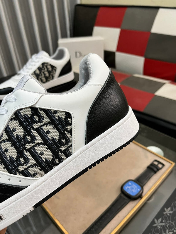 CD B27 LOW-TOP SNEAKER BLACK AND WHITE CALFSKIN