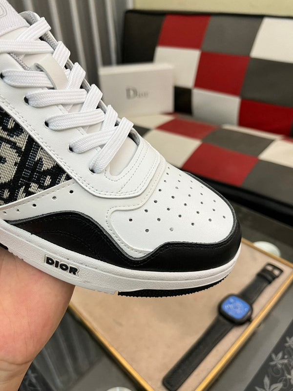 CD B27 LOW-TOP SNEAKER BLACK AND WHITE CALFSKIN