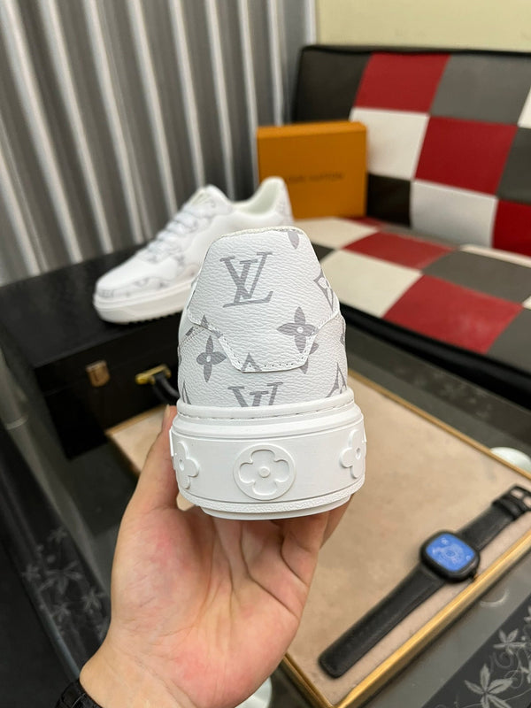 LV CLASSIC TRAINER SHOES IN WHITE MONOGRAM CALFKSIN AND SUEDE