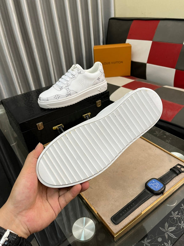 LV CLASSIC TRAINER SHOES IN WHITE MONOGRAM CALFKSIN AND SUEDE