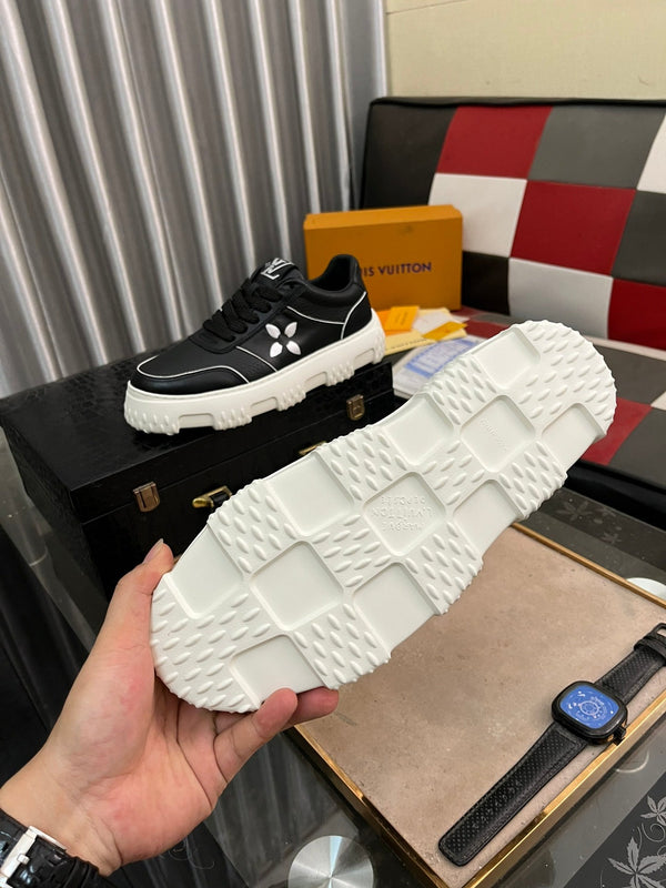 LV SNEAKER BLACK MONOGRAM CALFSKIN
