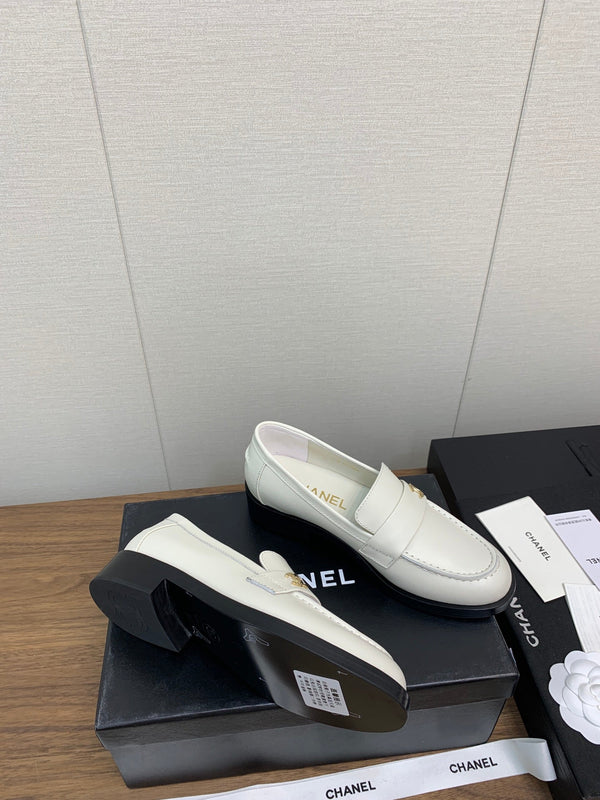 CC Moccasins 25mm White Lambskin