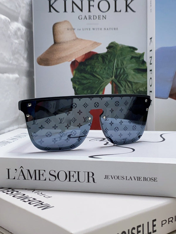 OCCHIALI DA SOLE WAIMEA 581362 IN ACETATO NERO CON MONOGRAMMA SULLE LENTI