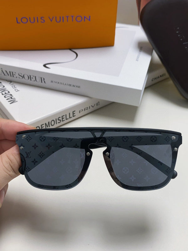 OCCHIALI DA SOLE WAIMEA 581362 IN ACETATO NERO CON MONOGRAMMA SULLE LENTI