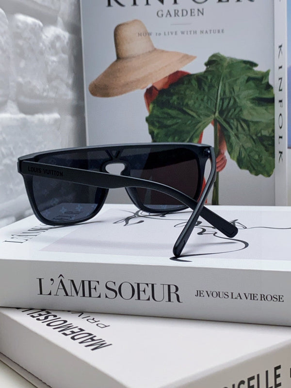 OCCHIALI DA SOLE WAIMEA 581362 IN ACETATO NERO CON MONOGRAMMA SULLE LENTI