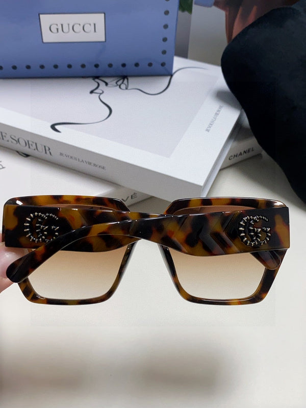 SQUARE FRAME SUNGLASSES 570209 IN ACETATE