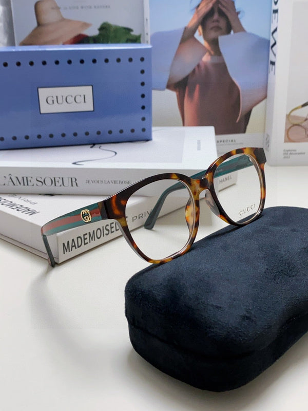 OCCHIALI DA SOLE CON MONTATURA A FARFALLA 570220 IN ACETATO