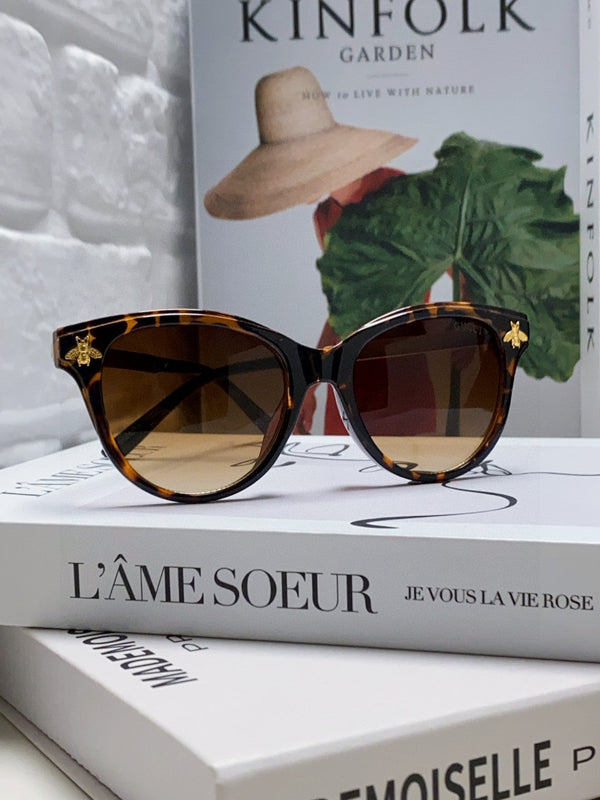 BEE EMBELLISHED BUTTERFLY FRAME SUNGLASSES 570242 IN ACETATE