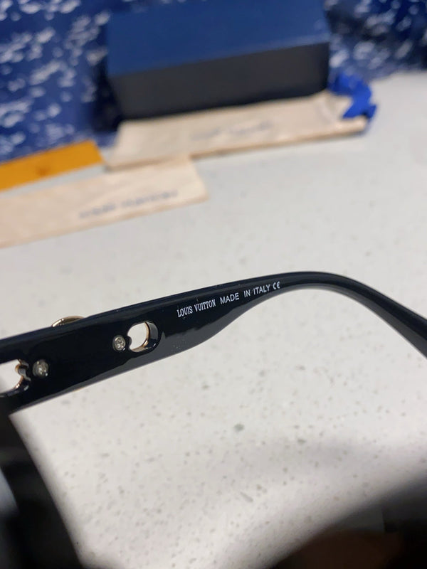 SQUARE SUNGLASSES 573321 IN BROWN ACETATE BLACK LENS MONOGRAM LOGO