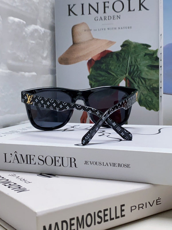 MONOGRAM SUNGLASS 581386 IN BLACK ACETATE FRAME