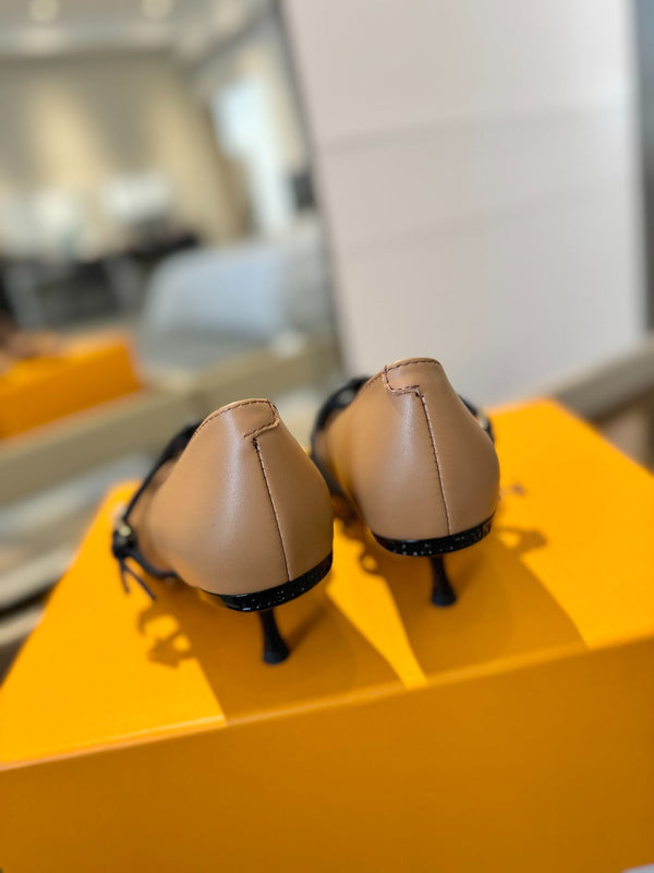 DÉCOLLETÉ ALTO 5 CM CON TRIPLO CINTURINO IN PELLE DI VITELLO MARRONE SIDRO E CINTURINO NERO