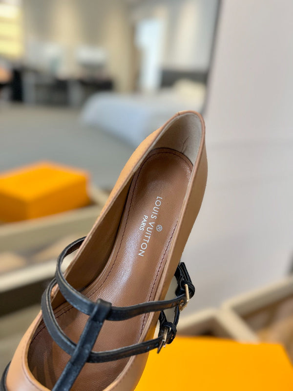 DÉCOLLETÉ ALTO 5 CM CON TRIPLO CINTURINO IN PELLE DI VITELLO MARRONE SIDRO E CINTURINO NERO