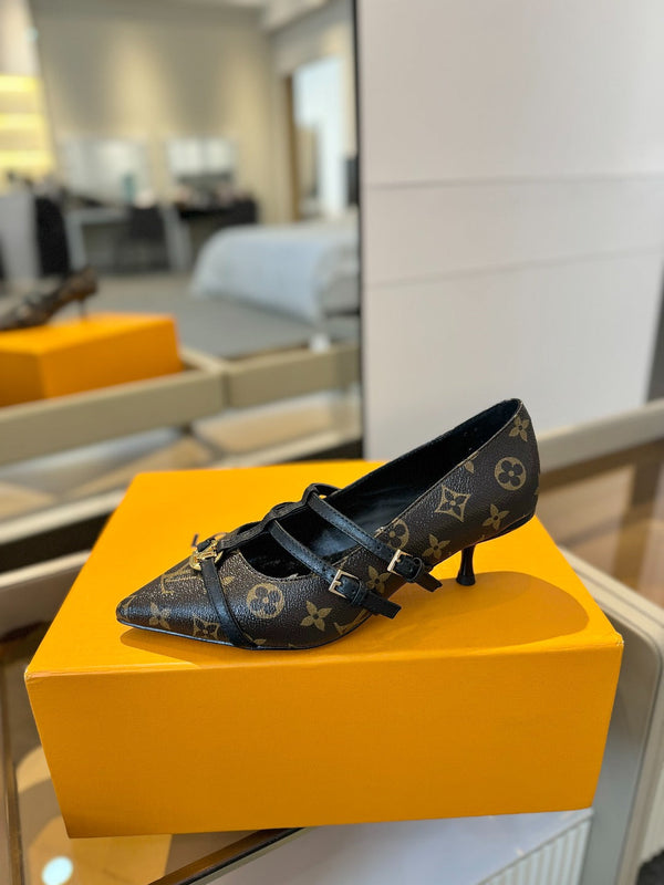 DÉCOLLETÉ ALTO 5 CM CON TRIPLO CINTURINO IN PELLE DI VITELLO MONOGRAM MARRONE CIOCCOLATO E CINTURINO NERO