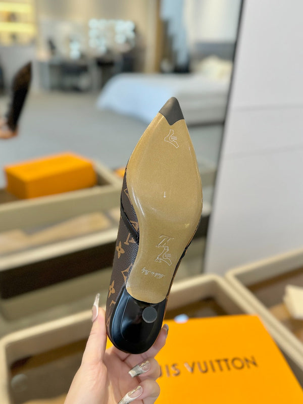 6AM 5,5 cm Scarpe con tacco in tela monogramma marrone e pelle verniciata 241203