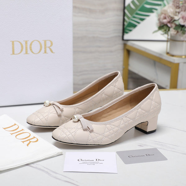 CD Pump 40mm In White Pink Quilted Calfskin 995266