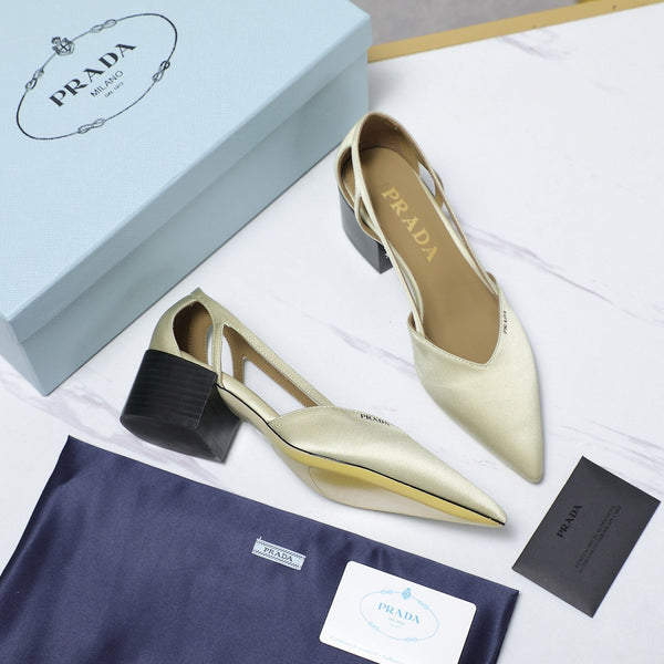 Décolleté Prada Cutout Satin con punta a punta 50 mm in raso bianco sporco 456275