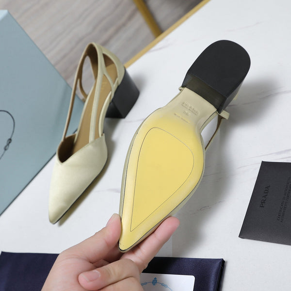 Décolleté Prada Cutout Satin con punta a punta 50 mm in raso bianco sporco 456275