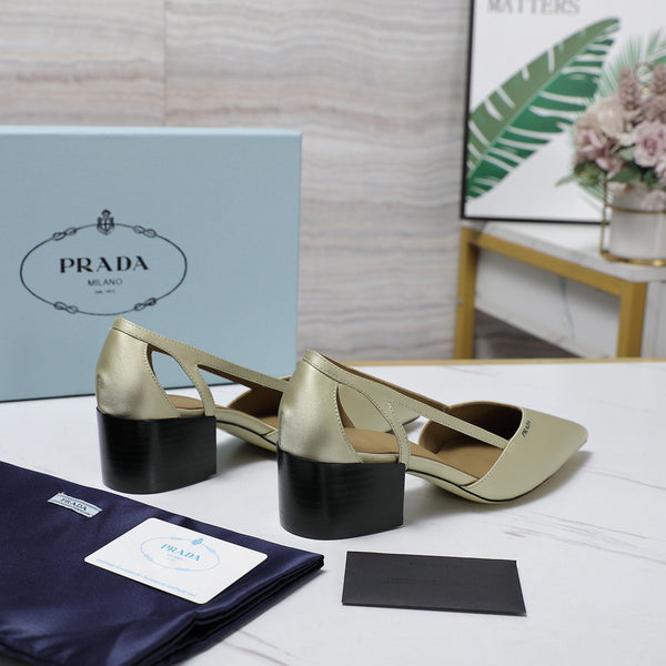 Décolleté Prada Cutout Satin con punta a punta 50 mm in raso bianco sporco 456275