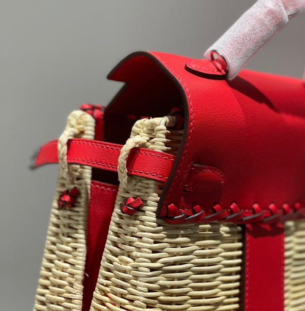 HM KELLY 22 PICNIC RED BAMBOO AND RATTAN