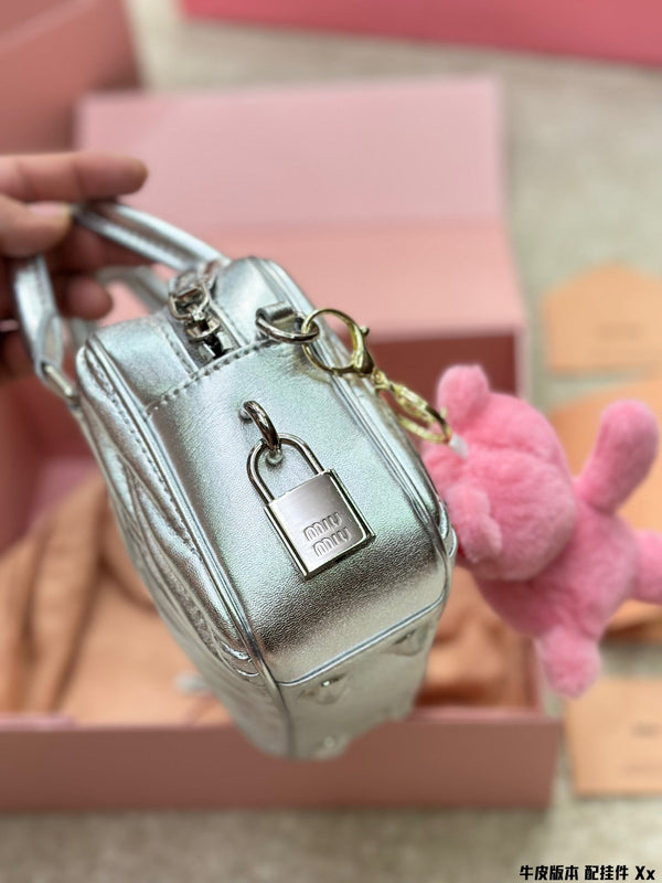 BOWLING BAG 21 IN SILVER LAMBSKIN