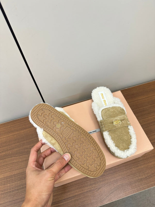 Miu Mule Half Fur Pelle Scamosciata Marrone Chiaro