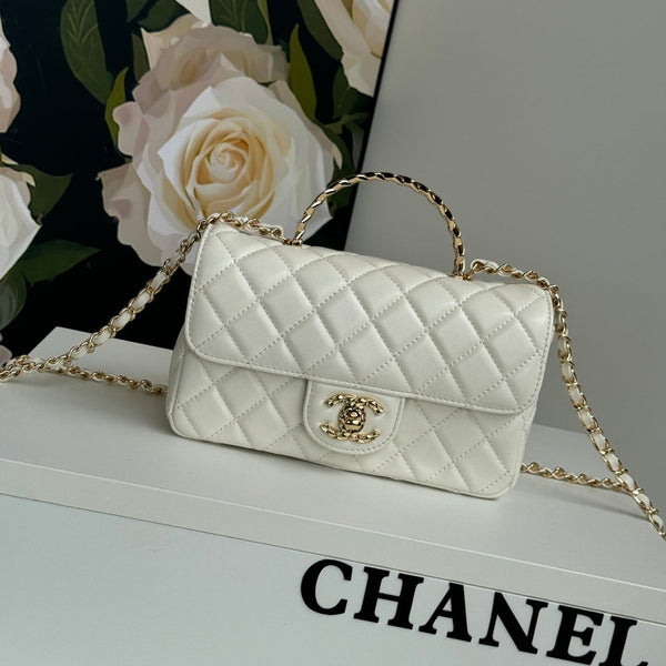 Borsa mini con patta 24c 20 cm con manico superiore in pelle di agnello bianca