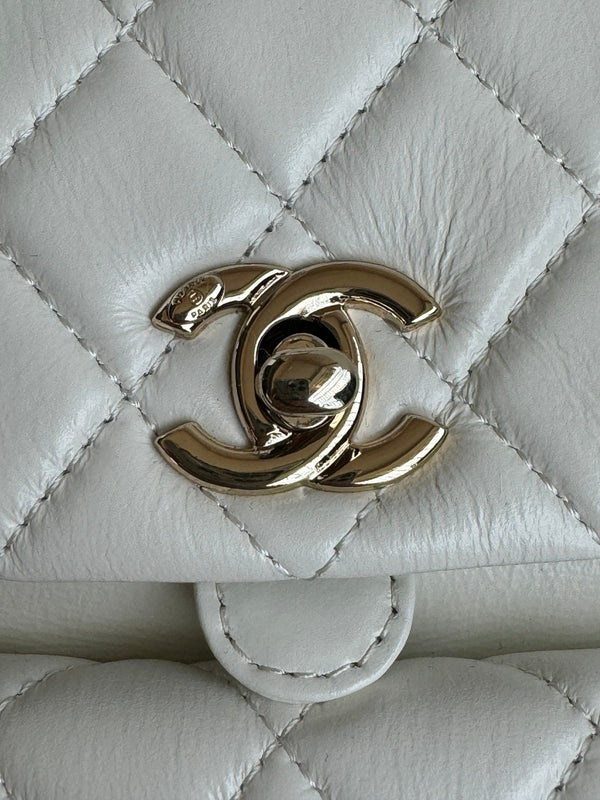 duma backpack 18cm white lambskin light gold hardware