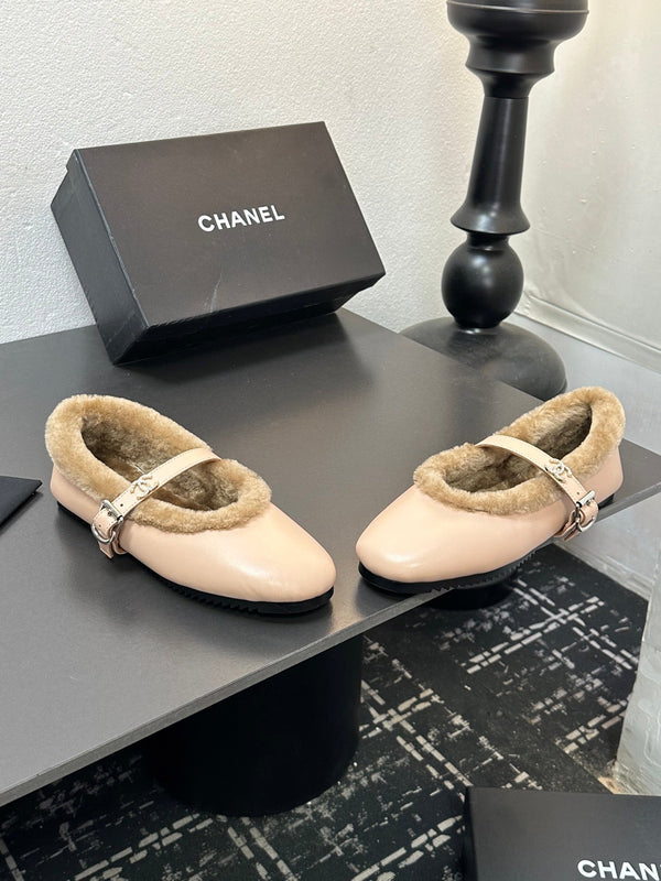CC 2025 Puffer Ballet Flat With Strap Beige Sheepskin Fur 529344