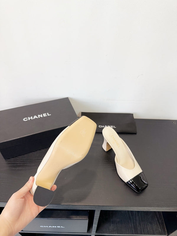 CC 26s Demi-jupe Cuir Verni Noir Blanc 596641