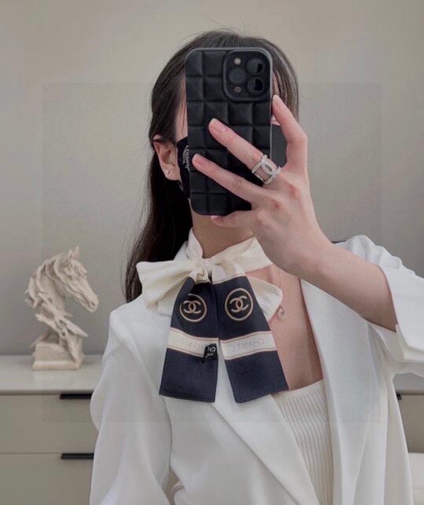 CC Twilly Mini-Foulard 120cm Blanc Bleu Marine Soie de Mûrier 802158