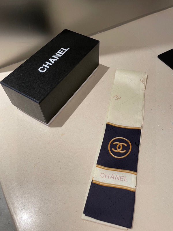 CC Twilly Mini-Foulard 120cm Blanc Bleu Marine Soie de Mûrier 802158